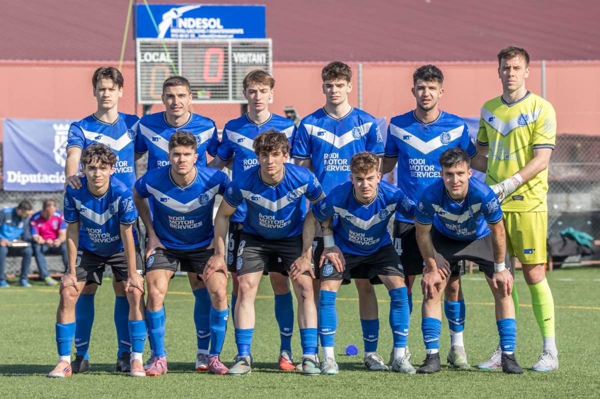 Al darrere, Marc, Juan José, Alessio, Raül, Houssam i Jaume; al davant, Guillem, Adrià, Denis, Robert i Marçal - Víctor Pisa 