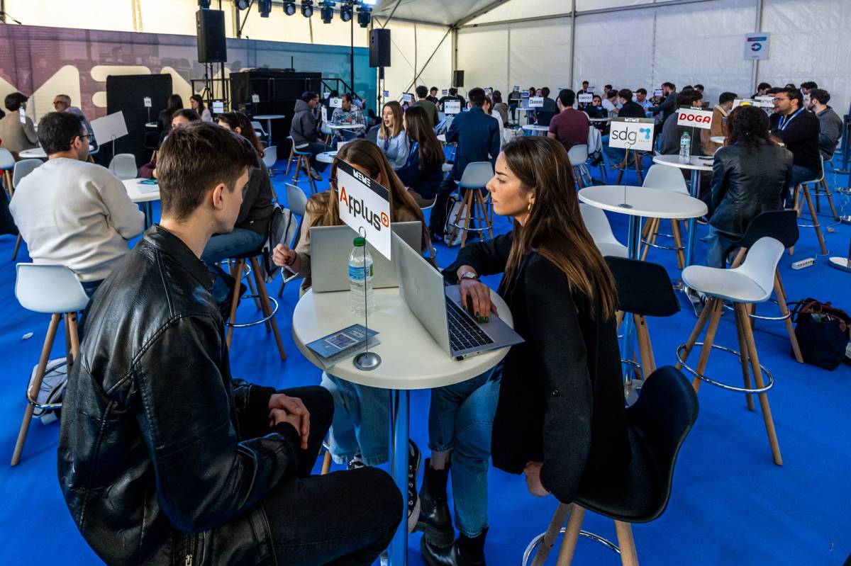 La 12a edició de MEMEnginy a la UAB - Juanma Peláez La 12a edició de MEMEnginy a la UAB