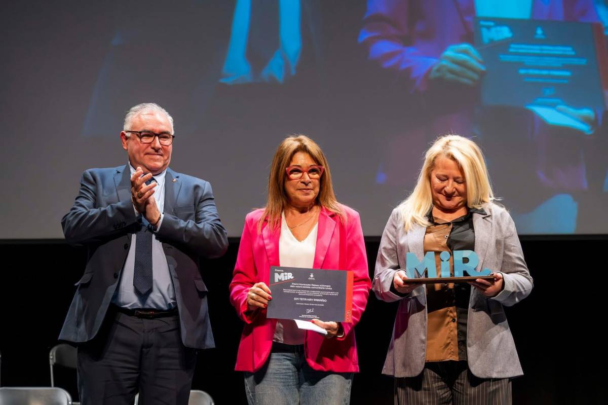 Manu Muñoz i Loreto Gutiérrez van recollir el premi de mans de l`alcalde Bartolo Egea