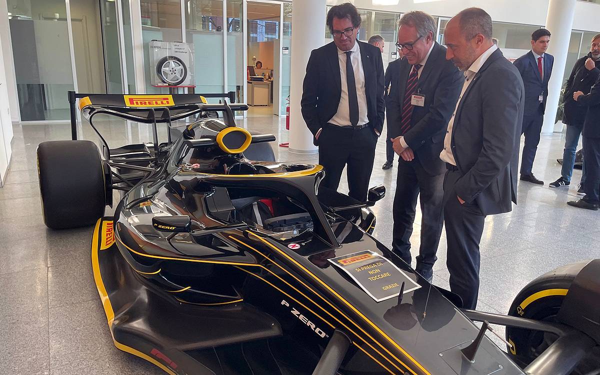 Manresa i la Generalitat busquen reactivar els terrenys de Pirelli en una reunió a Milà