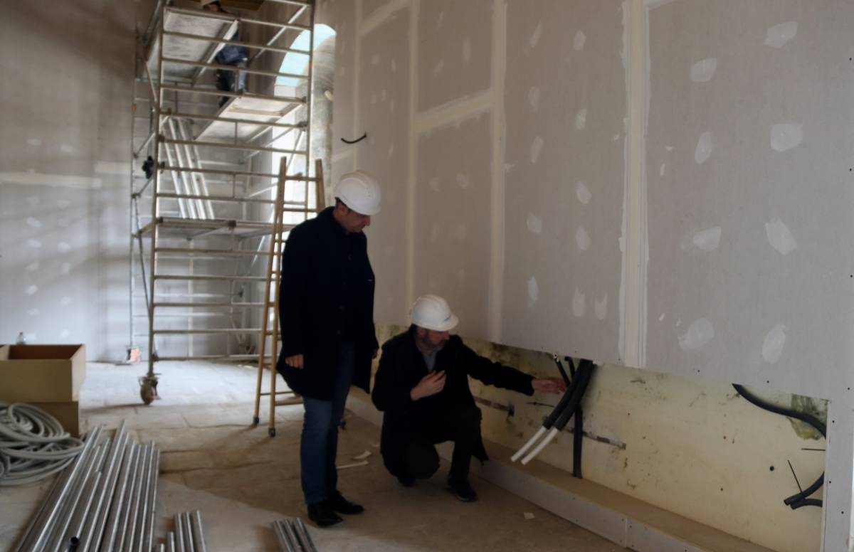 L`edifici s`ha aïllat amb materials naturals per fer-lo més sostenible - Mar Martí L`edifici s`ha aïllat amb materials naturals per fer-lo més sostenible