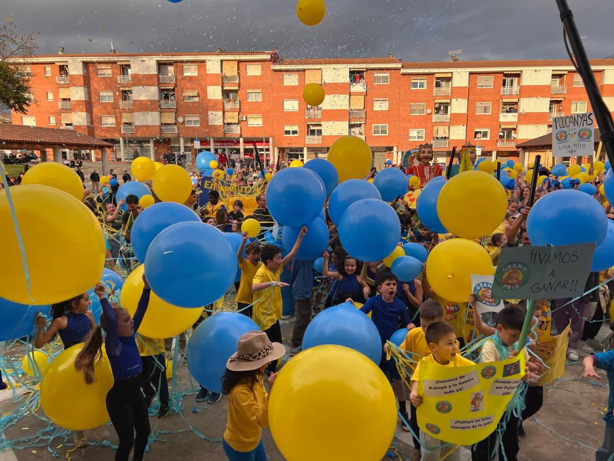La plaça de la Vila de Polinyà es tenyeix de blau i groc pel `Grand Prix`