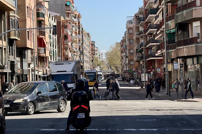 Dues persones, hospitalitzades per l'incendi d'un pis a Badalona
