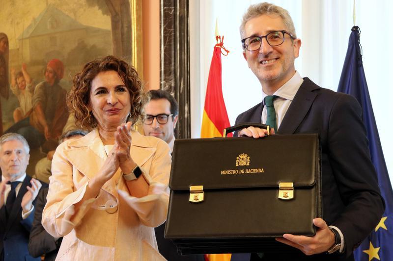 El nou ministre d'Hisenda refreda la recaptació catalana de l'IRPF