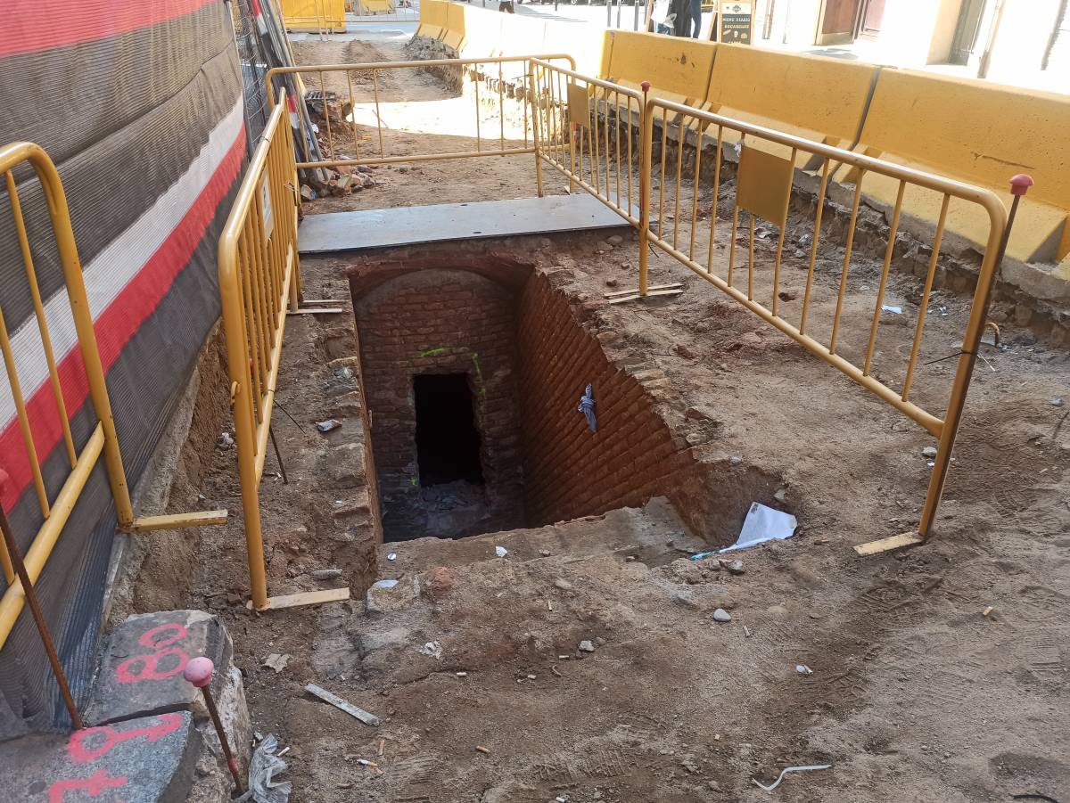 La memòria soterrada d’Hostafrancs: què en sabem dels refugis antiaeris que han aparegut al subsol?