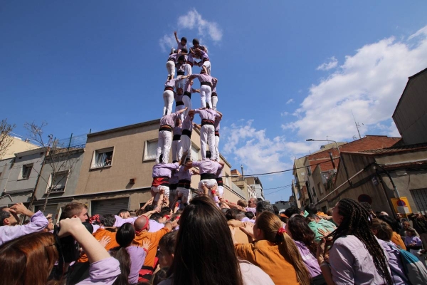Minyons i Castellers de Terrassa busquen consolidar rodatge a Manresa i Sant Jaume dels Domenys