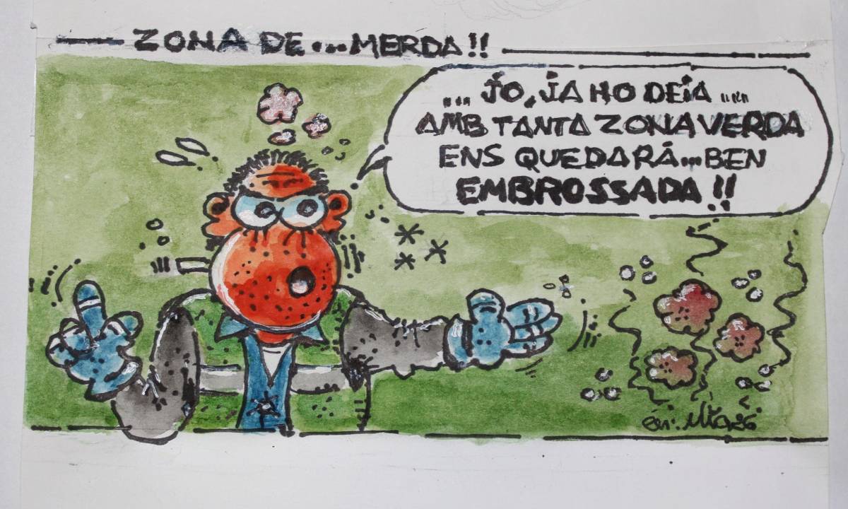 ....S'avaria la màquina de la neteja al bell mig del poble!!!