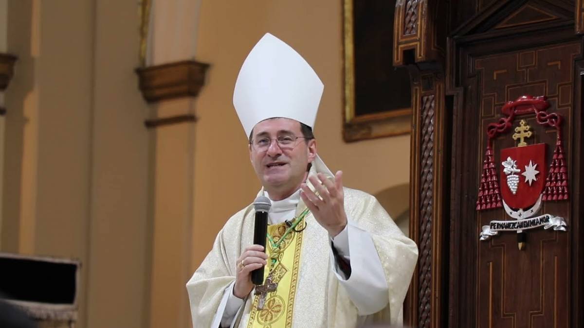 El Papa nomena un diplomàtic «sense esquelets a l'armari» com a número 3 del Vaticà