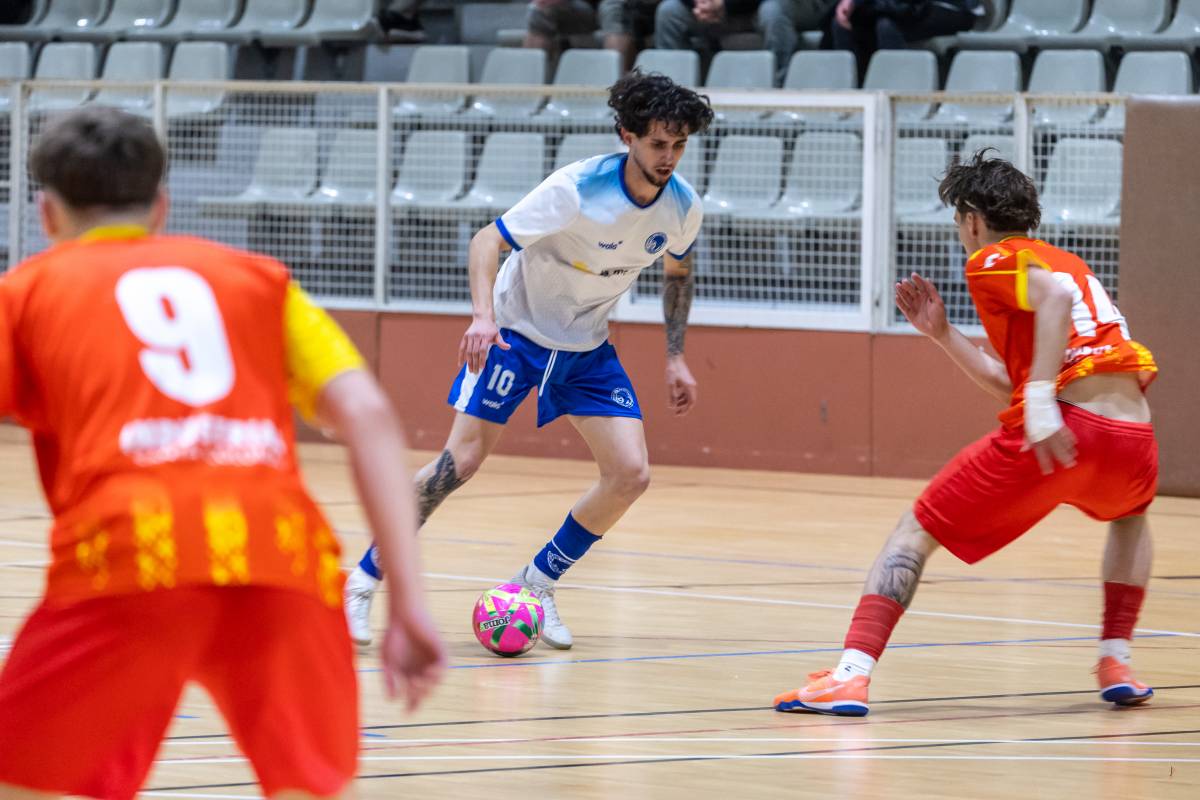 El CN Sabadell es deixa dos punts sobre la botzina davant del filial d'Industrias Santa Coloma