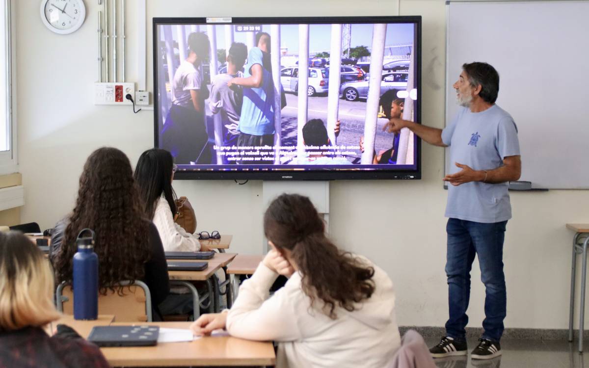 Joves d'instituts d'Osona reflexionen a les aules sobre el dret a migrar i les dificultats que comporta
