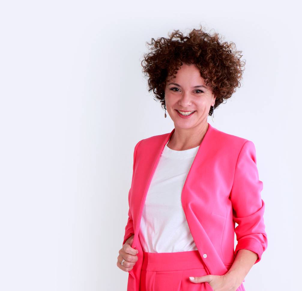 Mor la periodista Carolina Sellés