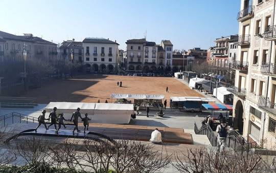 Manlleu redistribueix la ubicació de les parades del mercat dels dilluns