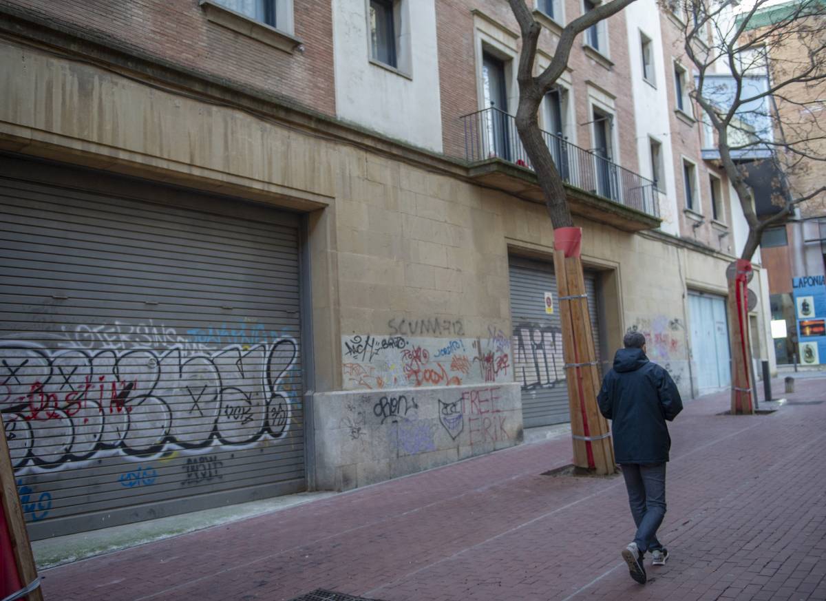 Carrer de Gaudí  - Alberto Tallón