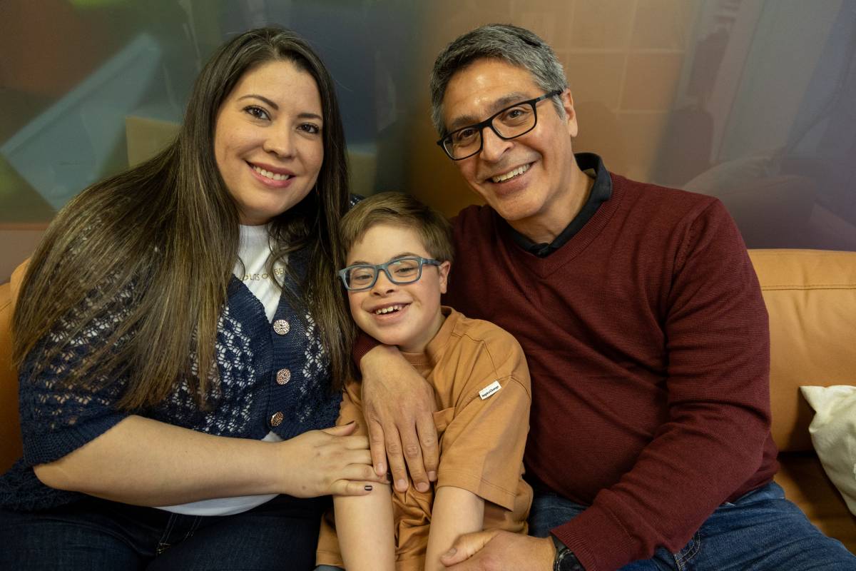 La Patricia, en Lucas i en Josue a la fundació CromoSuma - Miquel Oms La Patricia, en Lucas i en Josue a la fundació CromoSuma