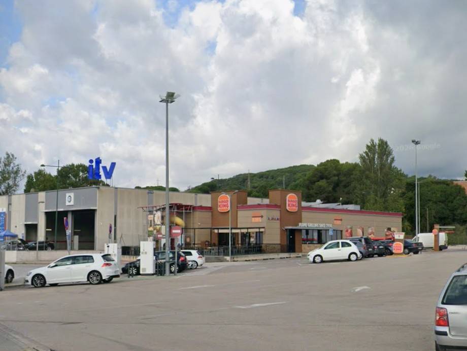 Sant Celoni reacciona a la discriminació del català al Burger King: «Han de complir la llei»