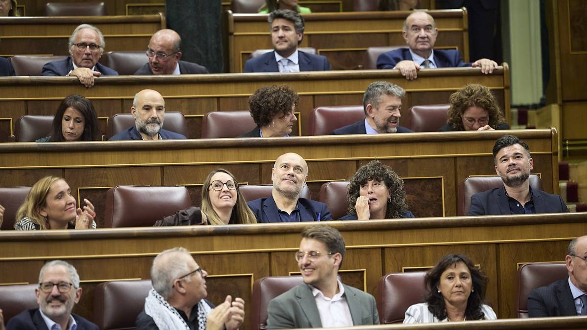 ERC demana explicacions a Sánchez per les traves en la catalanització de noms