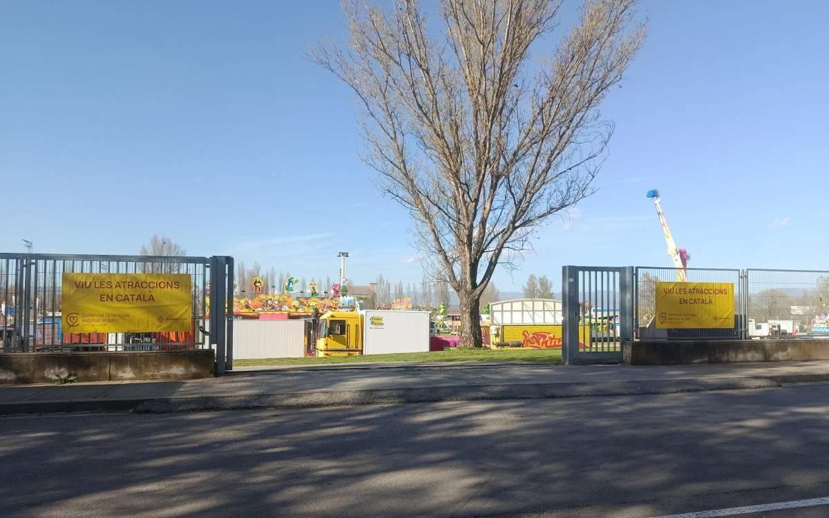 Vic impulsa una campanya per garantir la presència del català al parc d'atraccions del Mercat del Ram