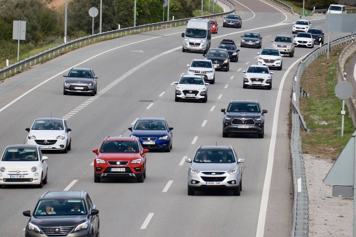 Cues quilomètriques en la segona operació sortida per Setmana Santa