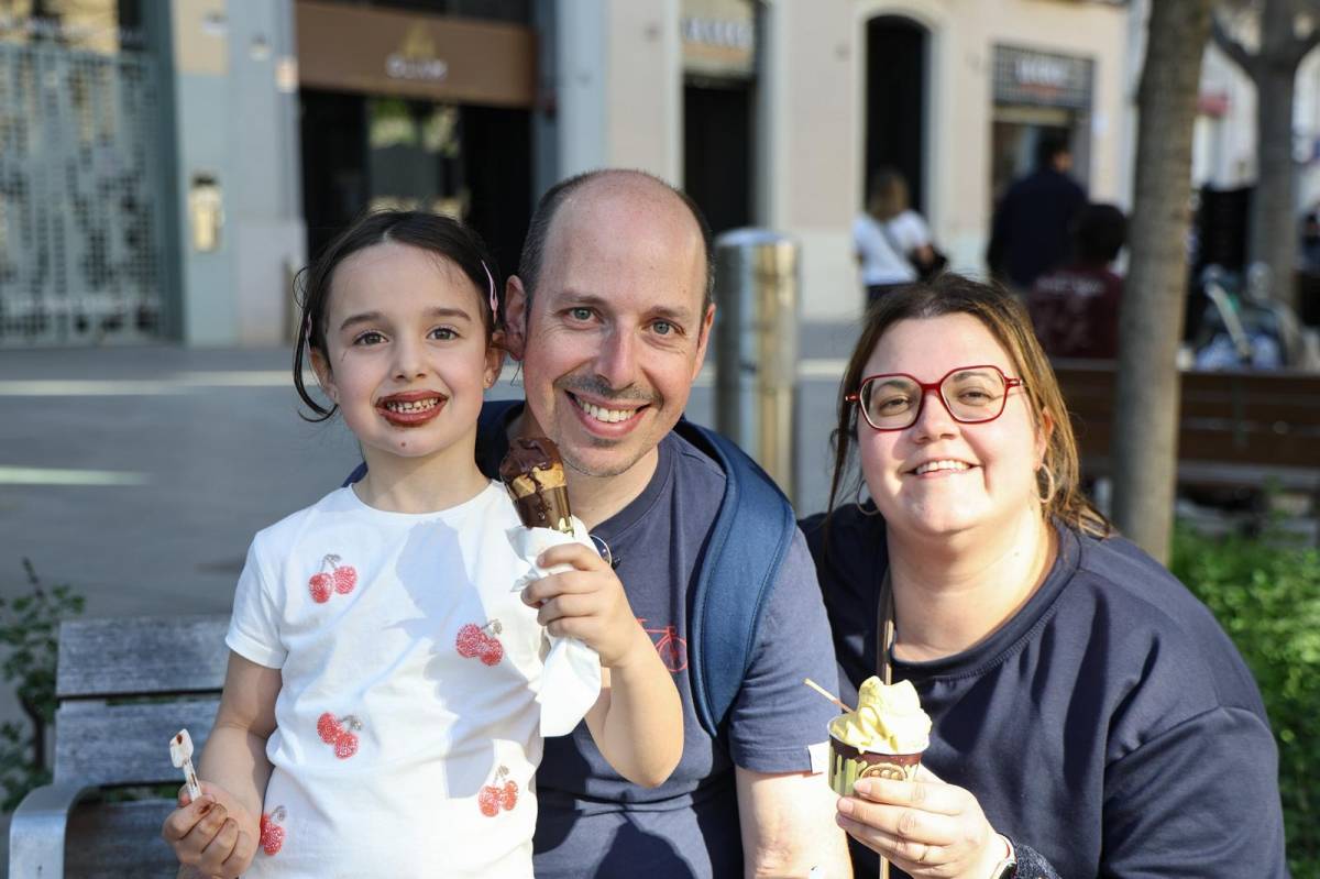 Jordi Prat, Meritxell Olivella i la seva filla Amélie  - VÍCTOR CASTILLO