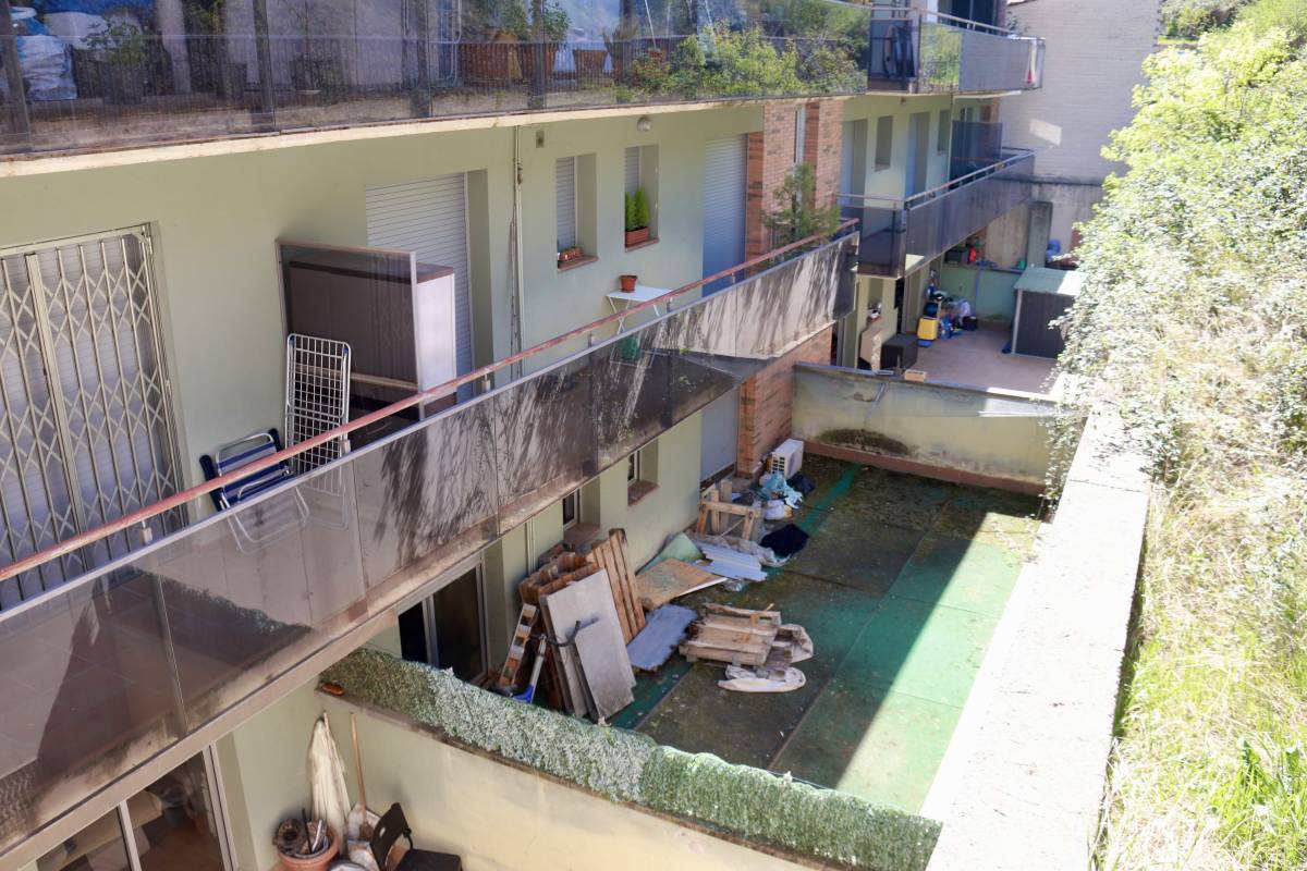 Una imatge de l'exterior de l'habitatge afectat pel foc. - ACN