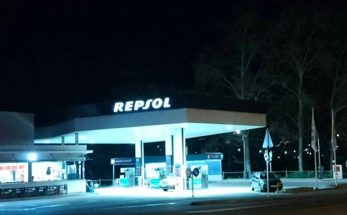 Agredeix un policia a la benzinera de la Batllòria després d'una baralla