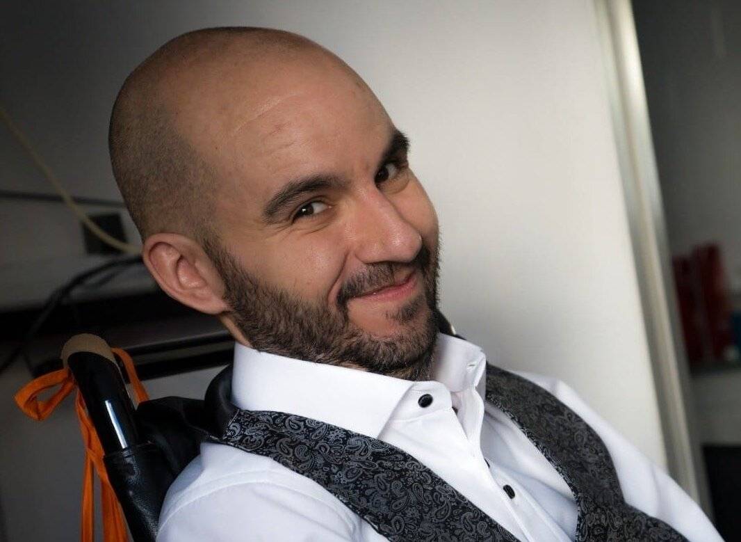 L'activista i pacient d'ELA Jordi Sabaté busca infermers de manera urgent: «Si no, moriré»