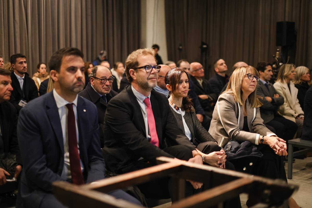 Brustenga, amb el secretari d`Empresa i Treball de la Generalitat, Pol Gibert - Víctor Castillo Brustenga, amb el secretari d`Empresa i Treball de la Generalitat, Pol Gibert