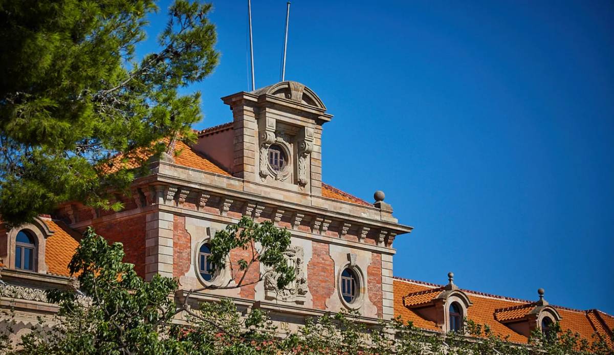 Així intentarà el Parlament aturar la imposició de la bandera espanyola a la façana