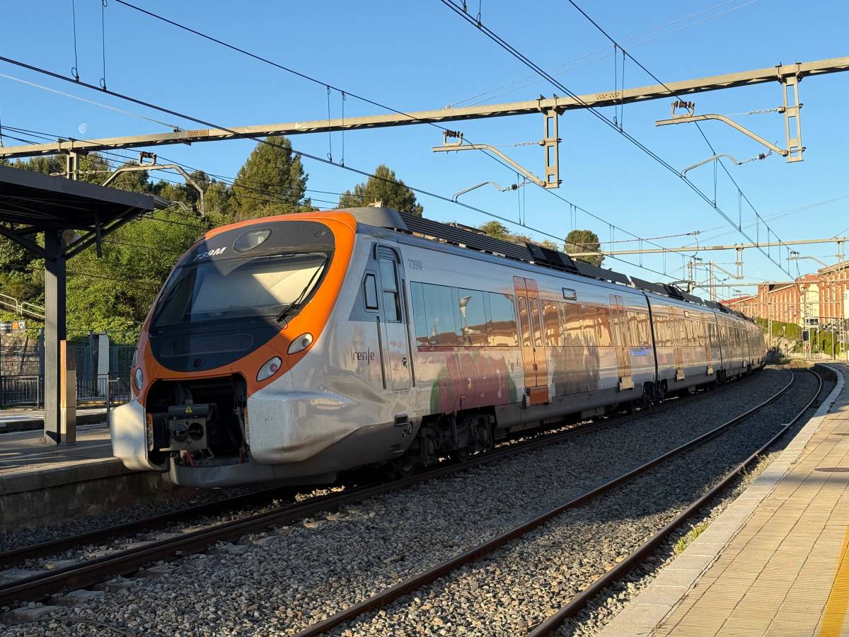 Els trens de Rodalies tornen a circular per Gelida 77 dies després