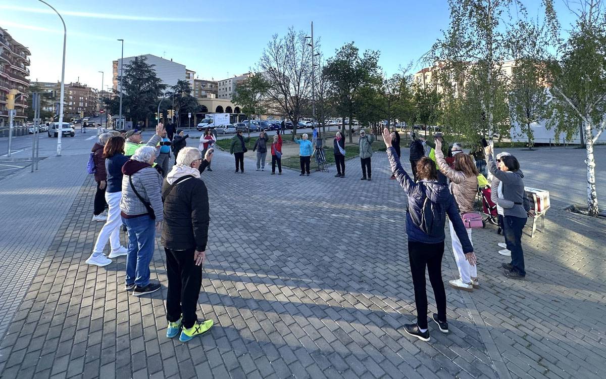 Els caminadors de la Sagrada Família impulsen l'activitat física des de fa 15 anys