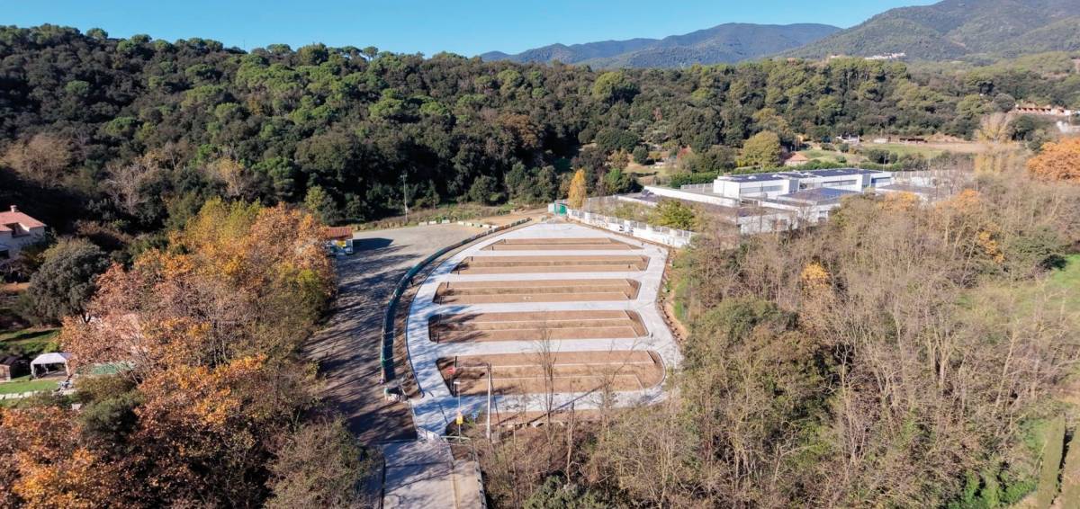 El gran pàrquing de l'institut de Vilamajor acabarà les obres aquest estiu