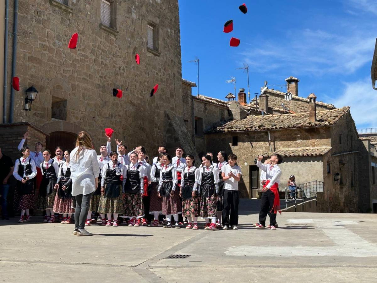 Les caramelles omplen de música Pinell de Solsonès