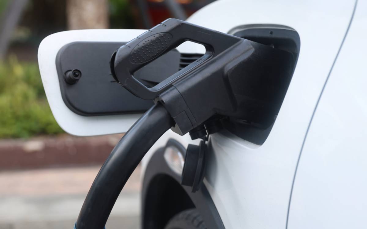 La Ràpita amplia la xarxa de recàrrega elèctrica amb punts al Pavelló i a l’Auditori