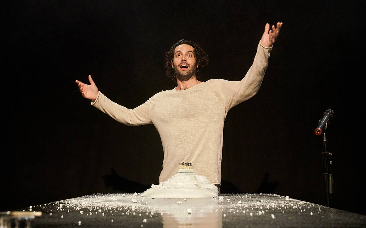 «A fuego» de Pablo Macho Otero reflexiona amb humor sobre el desig de deixar empremta