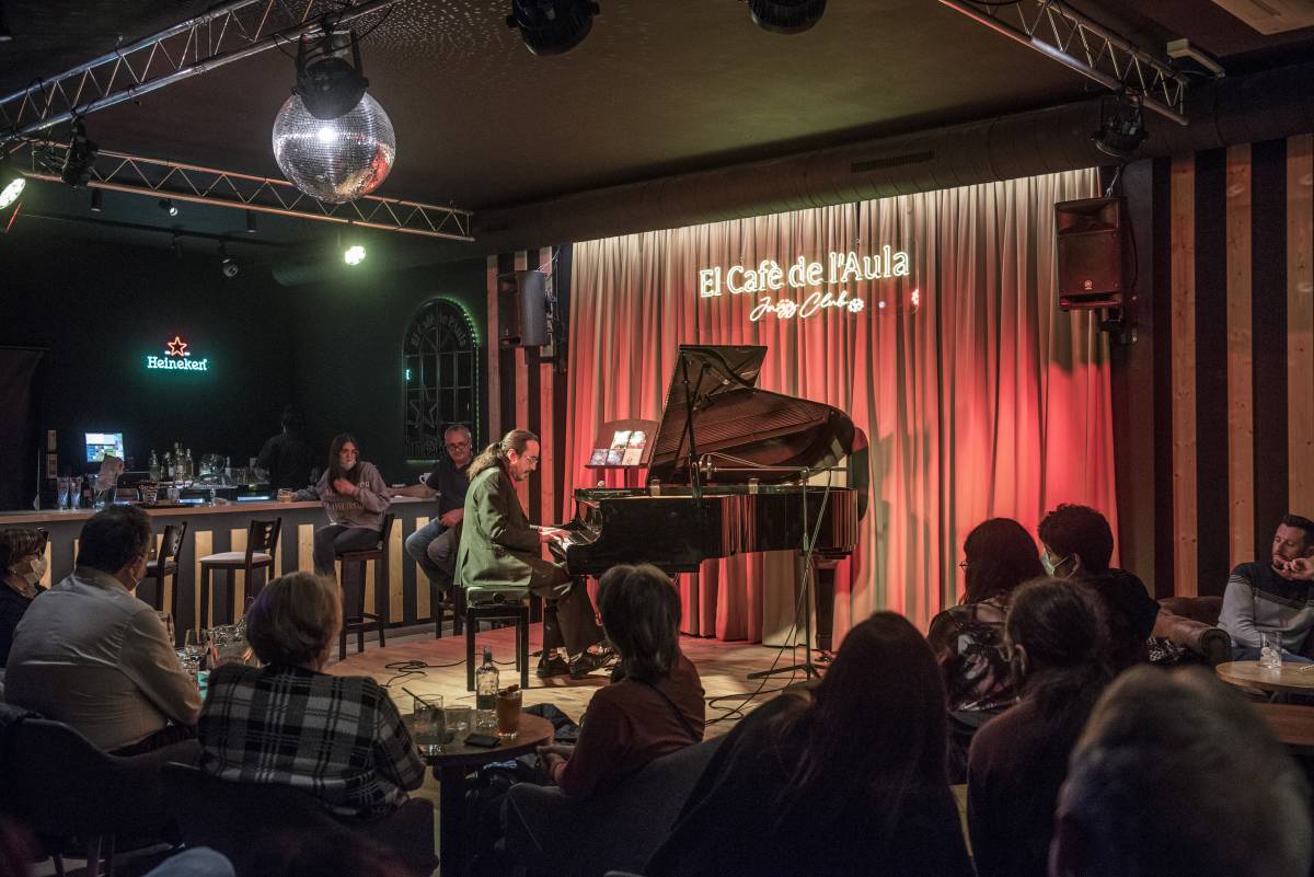 Concert de Lluís Coloma al Cafè de l'Aula - Santi Olivet