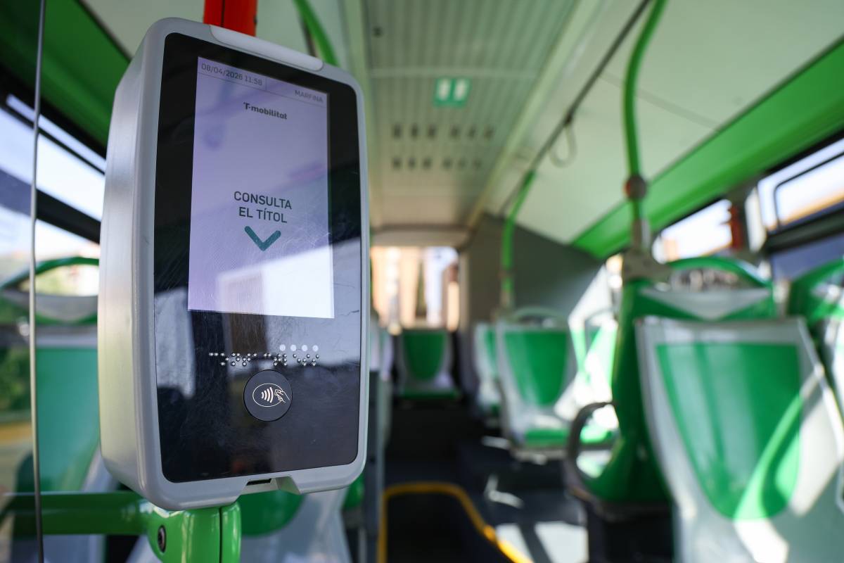 Interior d`un dels busos de la flota a Cerdanyola