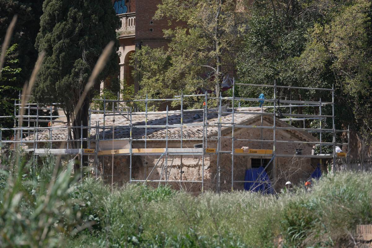 Obres a la capella de la Torre d`en Feu