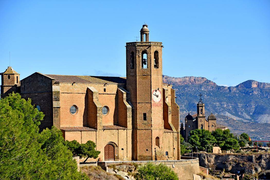 Ni misses ni turistes: Santa Maria de Balaguer tanca per risc estructural