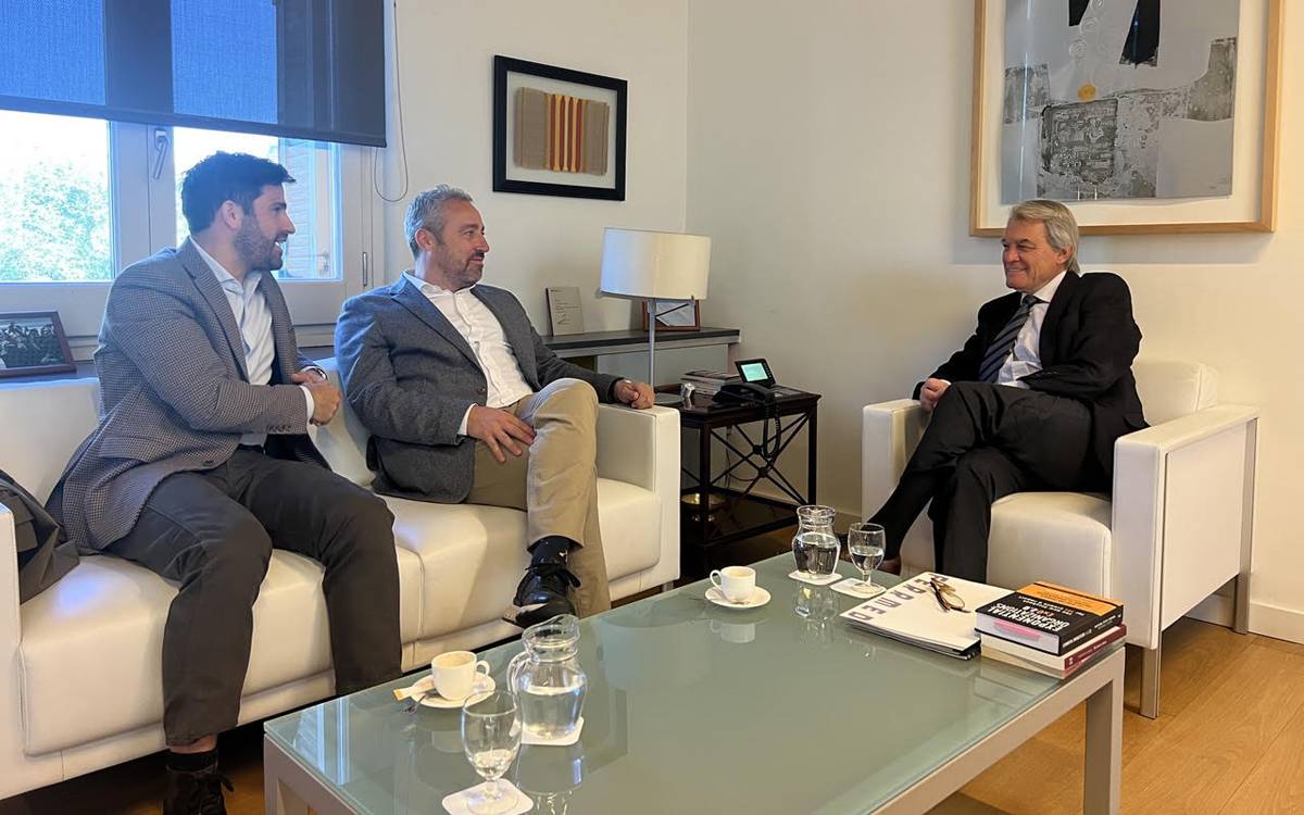 Artur Mas apadrina Bacardit i Perramon per bastir la «casa gran del manresanisme»