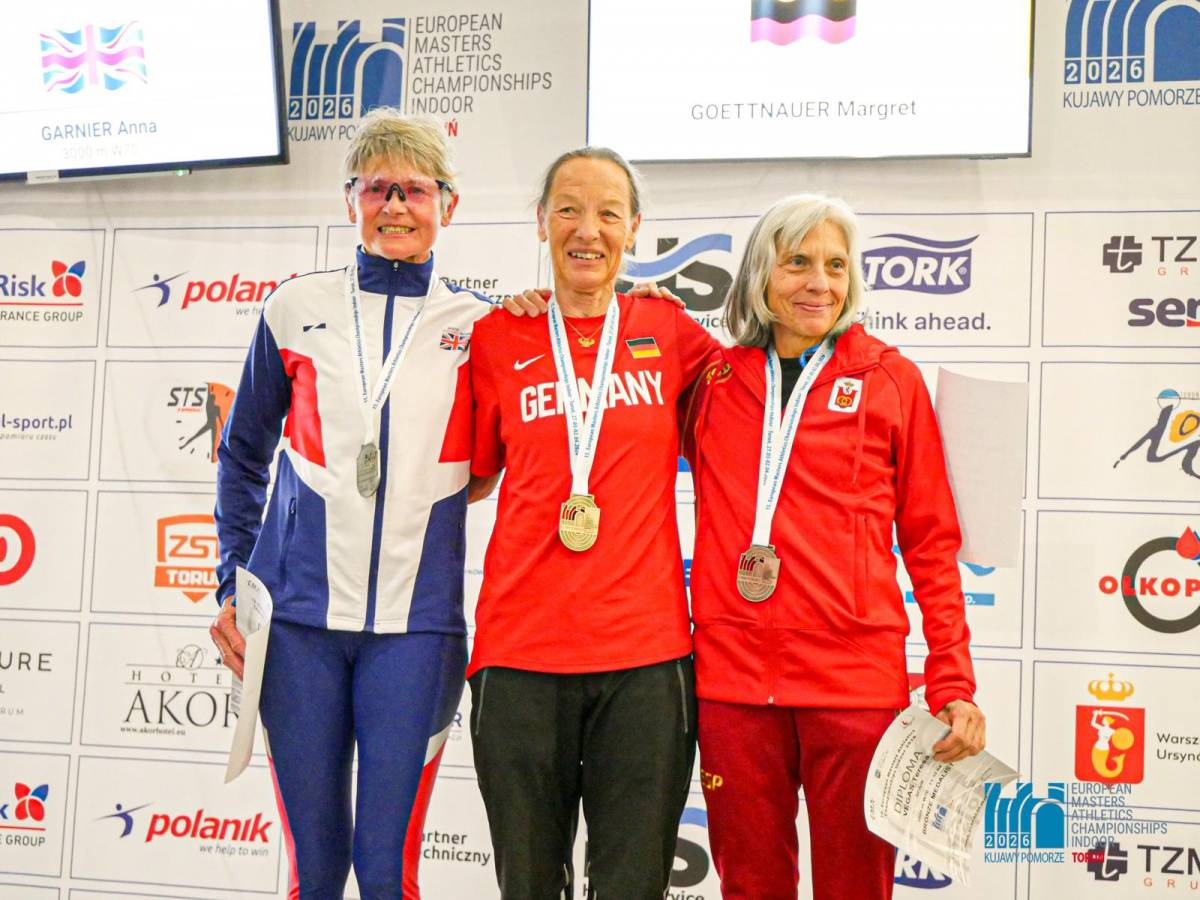 Vegas, a la dreta, amb la medalla de bronze continental - CEDIDA Vegas, a la dreta, amb la medalla de bronze continental