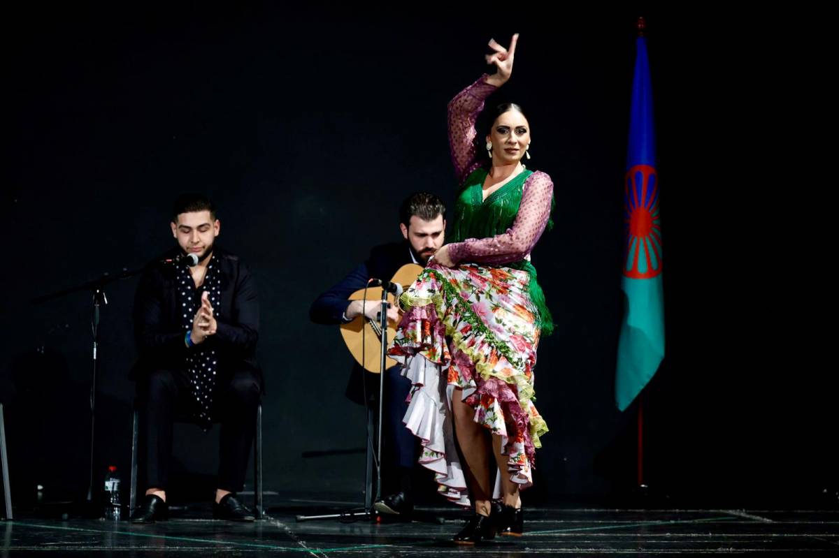 La bailaora Divinia Cortés, en actuació amb Chel de la Miguela i Rafael Perona