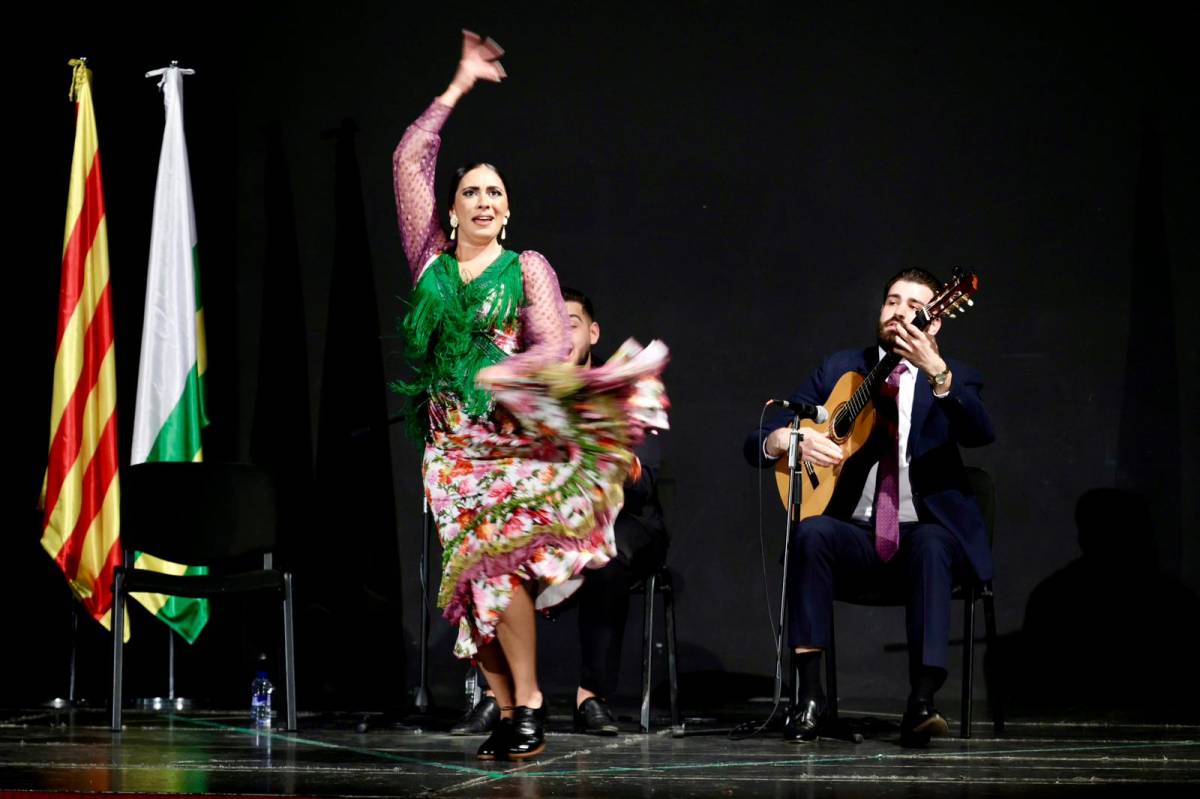 La bailaora Divinia Cortés, en actuació amb Chel de la Miguela i Rafael Perona