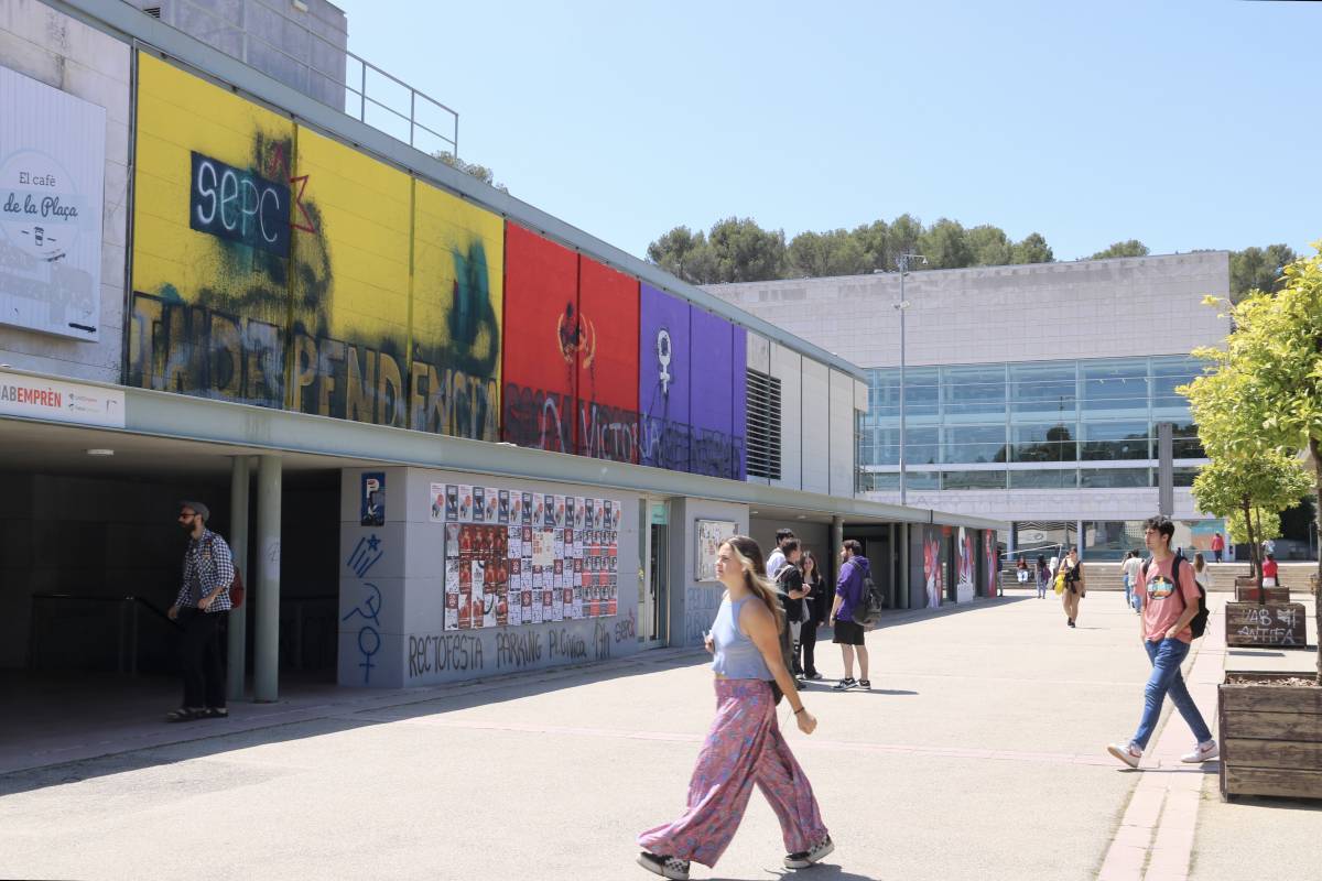 Polèmica pel mural independentista esborrat al campus de la UAB