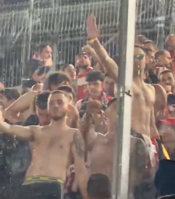 Salutacions nazis dels aficionats de l'Atlètic de Madrid al Camp Nou