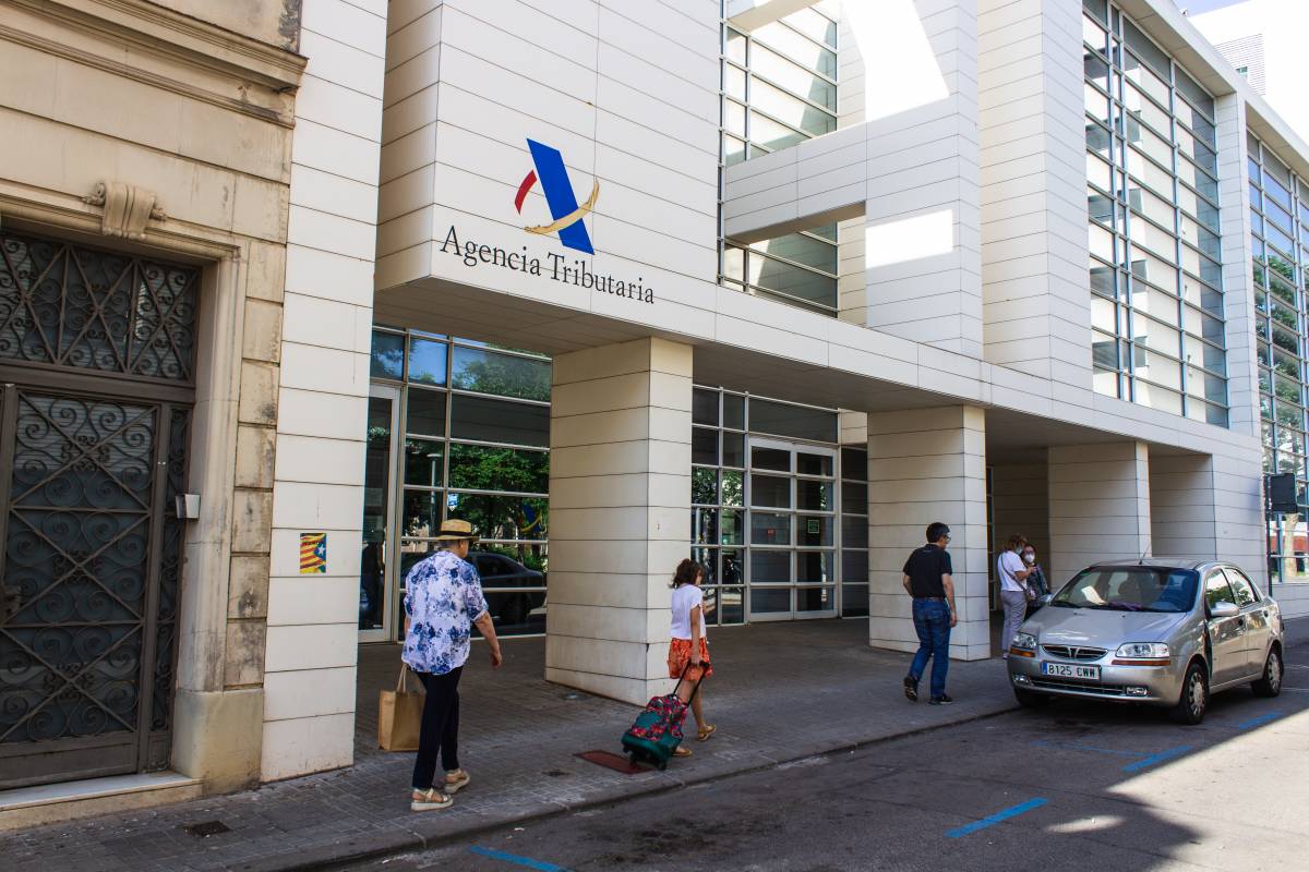 Declaració de la renda 2025: qui l'ha de fer, quan i quines deduccions noves hi ha?