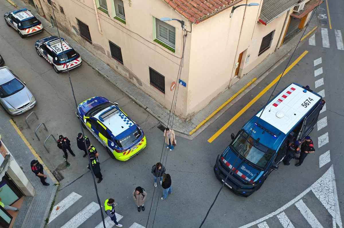 Desallotjat un bloc ocupat conflictiu després de mesos de seguiment