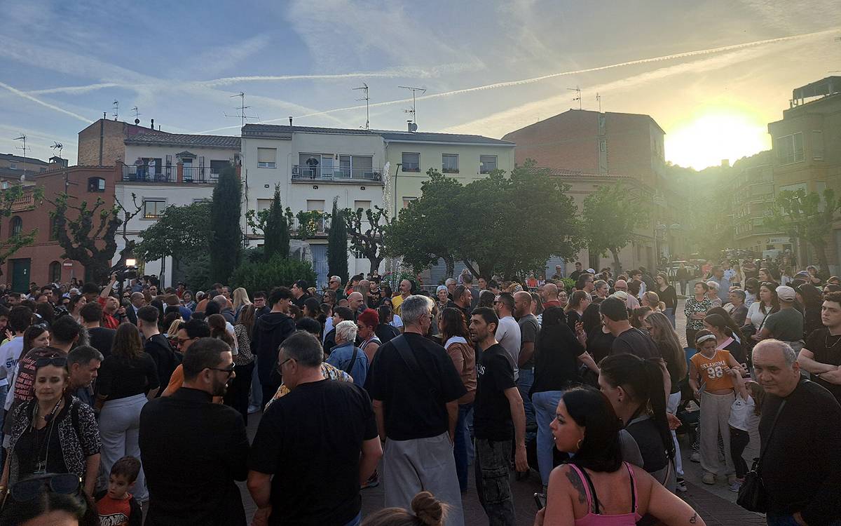 Unes 300 persones es concentren a Sant Joan de Vilatorrada contra l'agressió a un menor