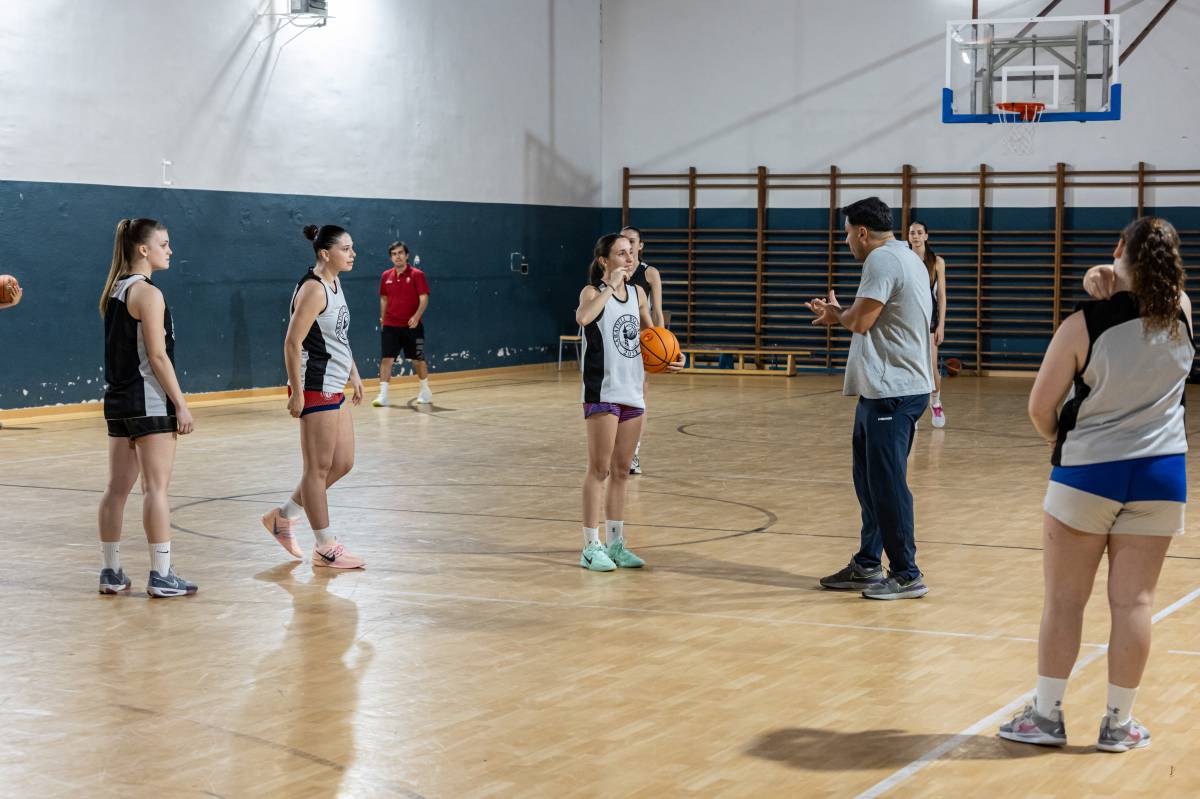 Un instant de l`entrenament al gimnàs del Casablancas