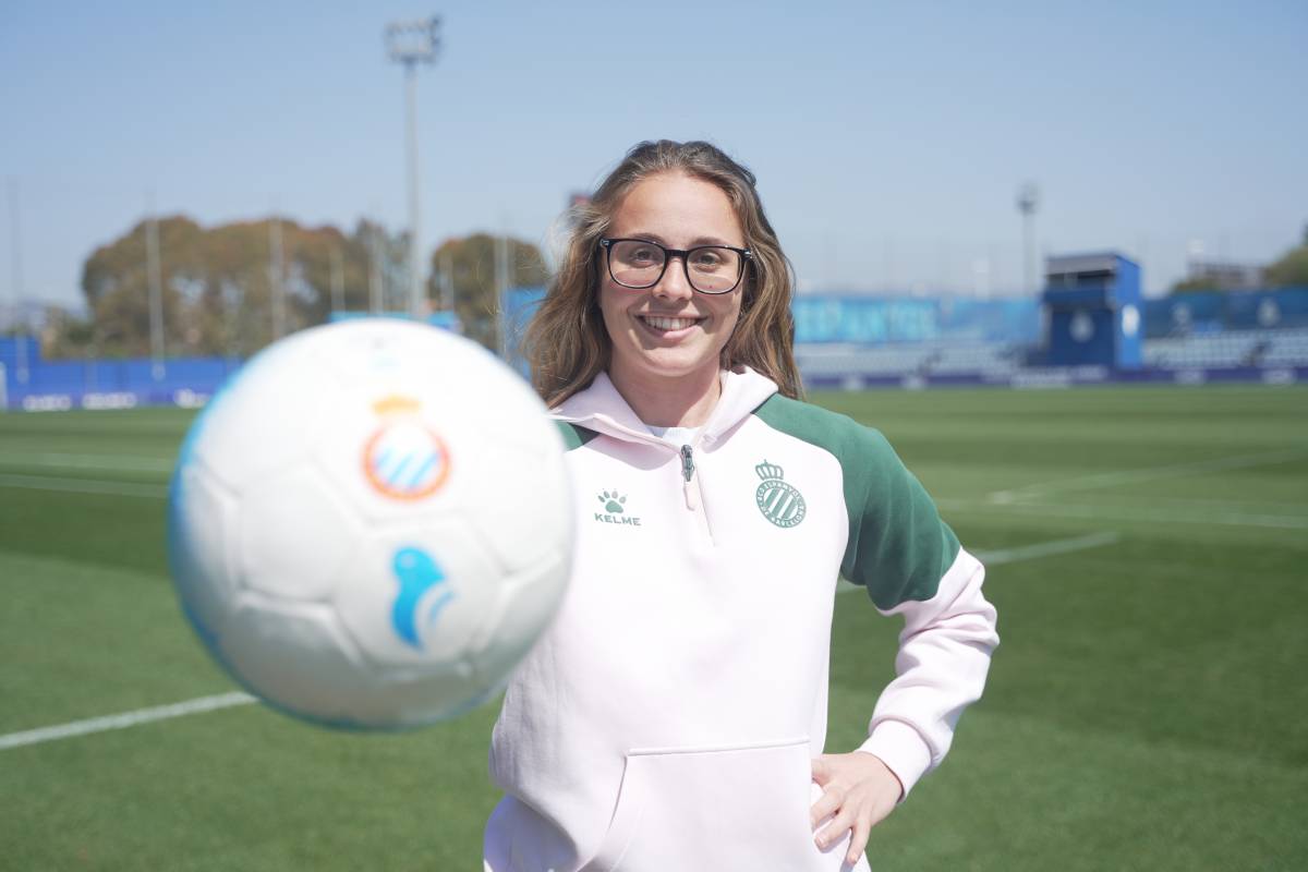 De jugar amb nois a la Sabadellenca a defensar la porteria de l'Espanyol