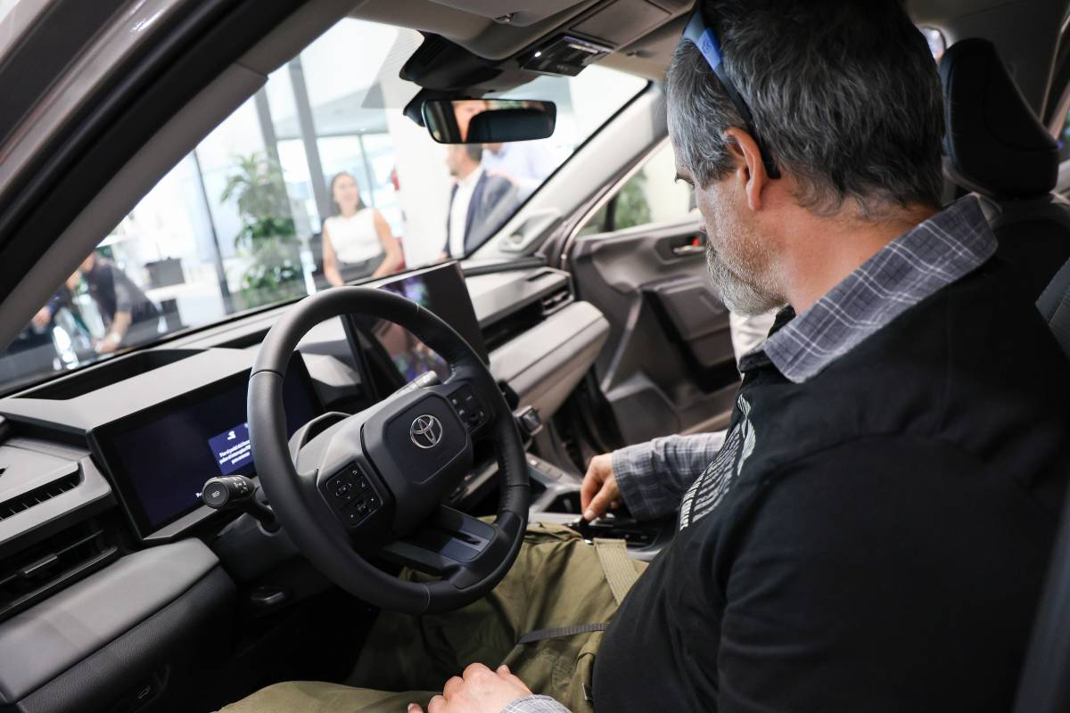 Presentació del nou RAV4 a Ippon Motor Vallés - Víctor Castillo Presentació del nou RAV4 a Ippon Motor Vallés